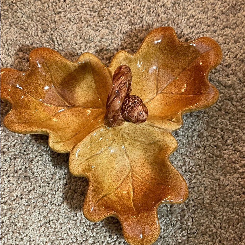 Leaf-Shaped Ceramic Dish